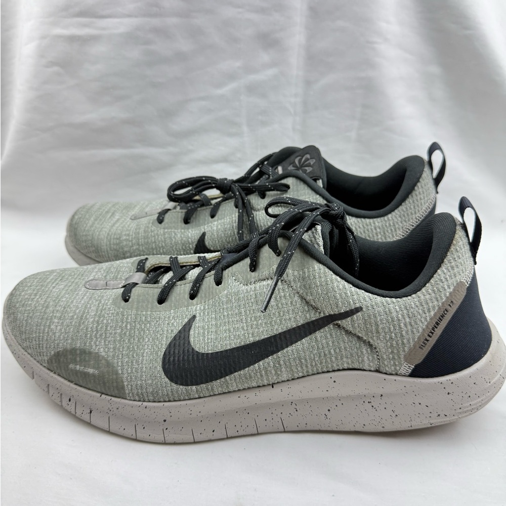 Nike Men's Flex Experience Run 12 running shoes in gray size 13
